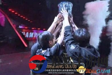 又是一年MSI，网友：蓝光转播我只看虎牙平台