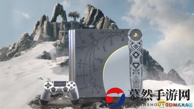 索尼《战神4》PS4 Pro主机同捆套装限定版展示