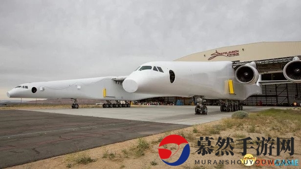 直接空中发射火箭！世界最大飞机美国加州正式出库