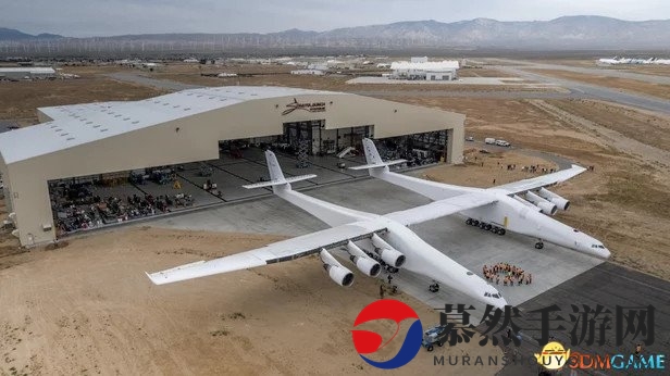 直接空中发射火箭！世界最大飞机美国加州正式出库