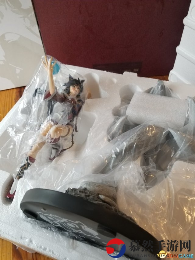 《英雄联盟》阿狸新版手办 妩媚动人纤细长腿抢眼