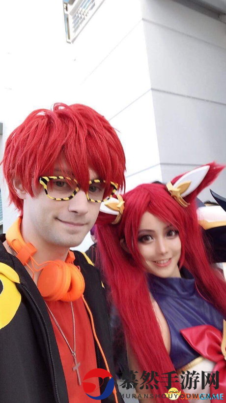 《LOL》英雄设计师晒6年状态对比 做英雄做到秃顶