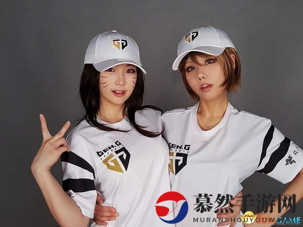 螺旋猫Coser穿电竞战队服秀身材 前凸后翘吸睛
